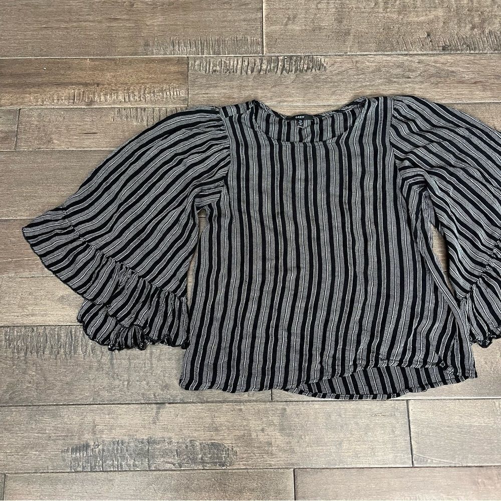 DREW Flowy Striped Blouse Top XS Bell Sleeves Black & White Knit Boho